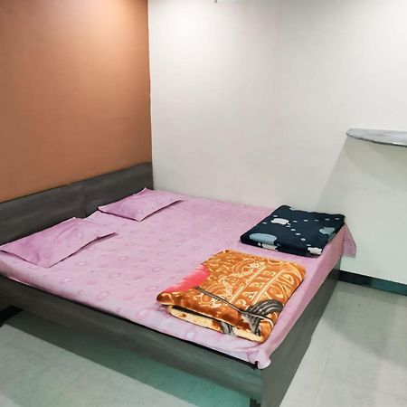 Kailash Kuti Guest House Uddzsaín Kültér fotó