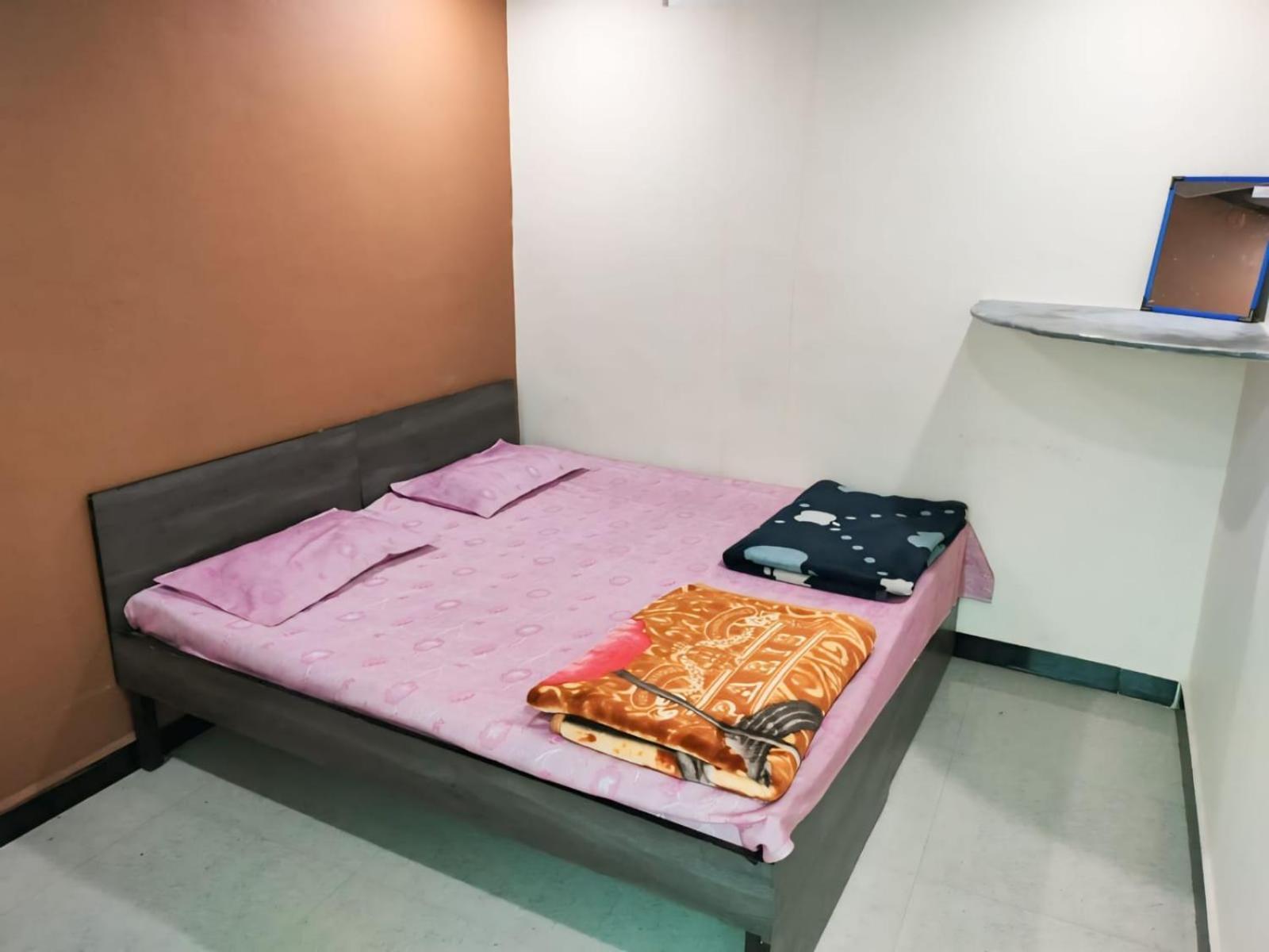 Kailash Kuti Guest House Uddzsaín Kültér fotó